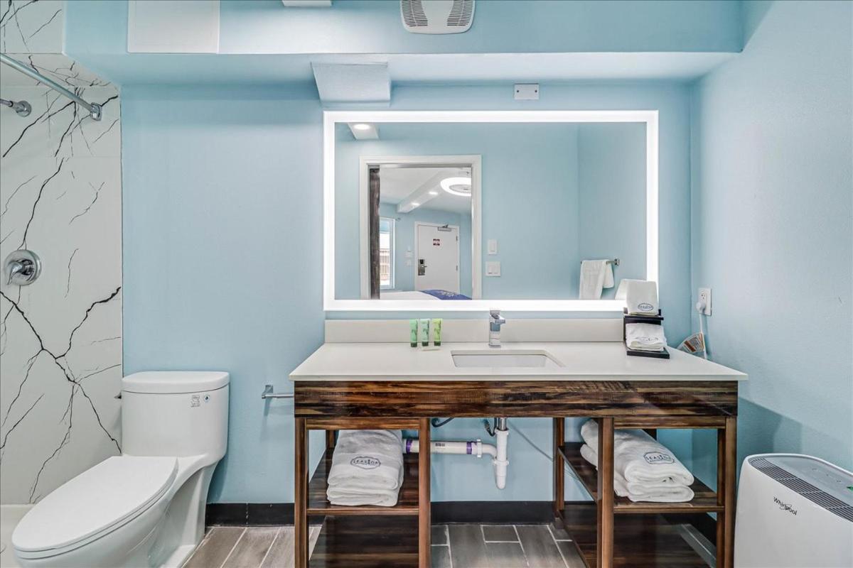 Seaside Boutique Hotel, Waves At Your Doorstep 포트 애런사스 외부 사진